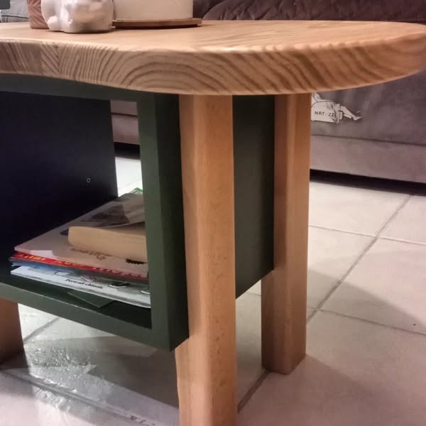 <strong>Table basse à partir de bois sur-cyclé.</strong> <em>Relooking meuble</em><br  /></p><p> 