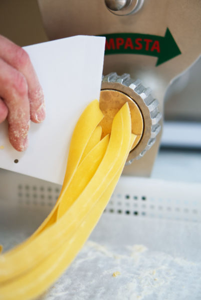 <strong>photographe-culinaire-reportage-confection-pates</strong> <em>Confection pâtes fraîches</em><br /></p><p>