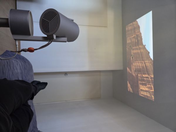 <strong>Projection au plafond</strong> <em>Projection au plafond possible – convient aux personnes alitées</em><br  /></p><p> 